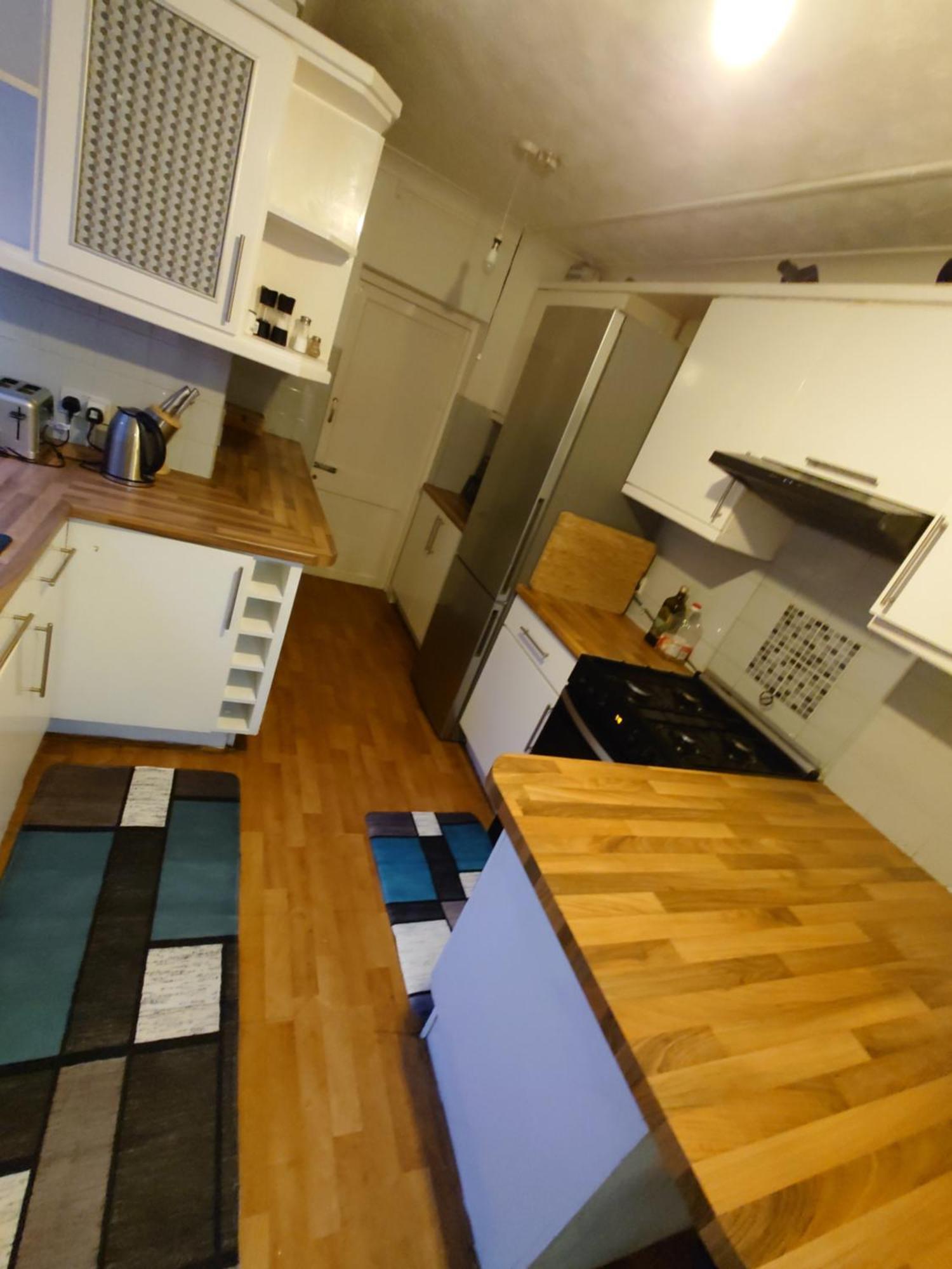 Edwardian 4 Bedrooms With 4 Bathrooms Townhouse, Next To Underground, Accommodates 10 People * Londres